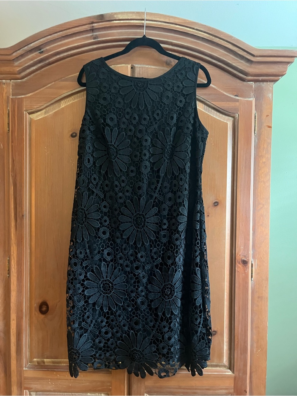 Chetta B Black Floral Lace Shift Dress